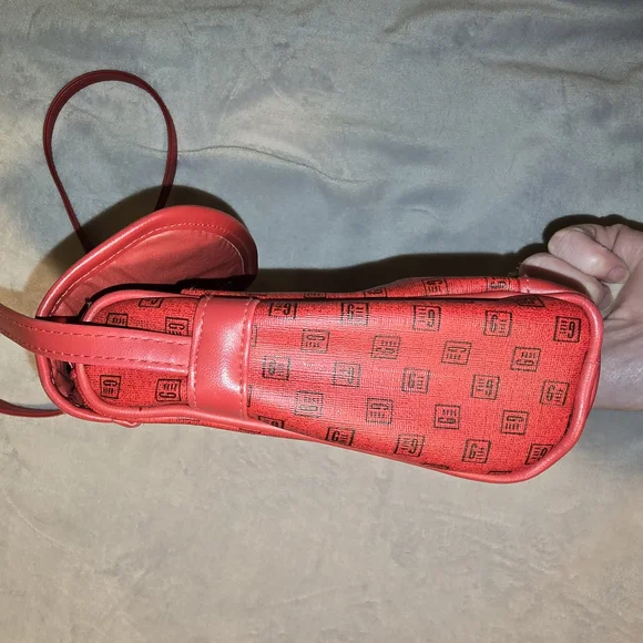 Gitano Vintage 80s Red Vinyl Crossbody Bag - Picture 9 of 12